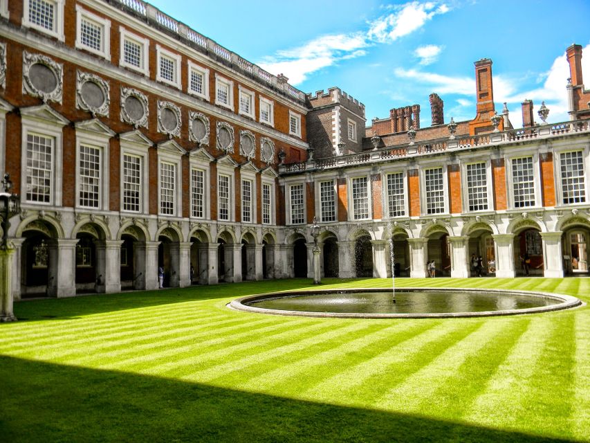 London: Royal Hampton Court Guided Tour with Afternoon Tea - Why Hampton Court works so well as a day trip