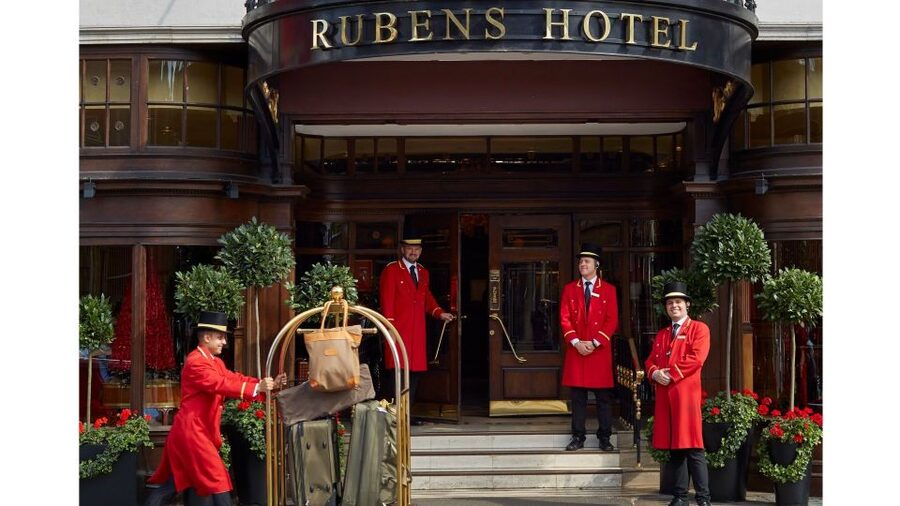 London: Royal Tour with Afternoon Tea at the Rubens - Seeing Westminster and Big Ben from the coach