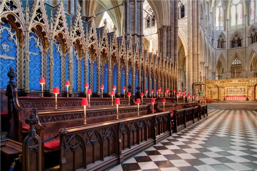 London: Royal Tour with Westminster Abbey & Afternoon Tea - A royal introduction from Victoria Coach Station