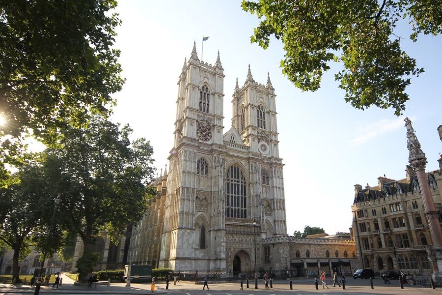London: Royal Tour with Westminster Abbey & Afternoon Tea - Afternoon tea in the Cellarium Café