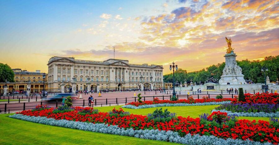 London: Tower, Cruise, & Harrods Tea Full-Day Experience - The Mall, Buckingham Palace, and the Guard Change