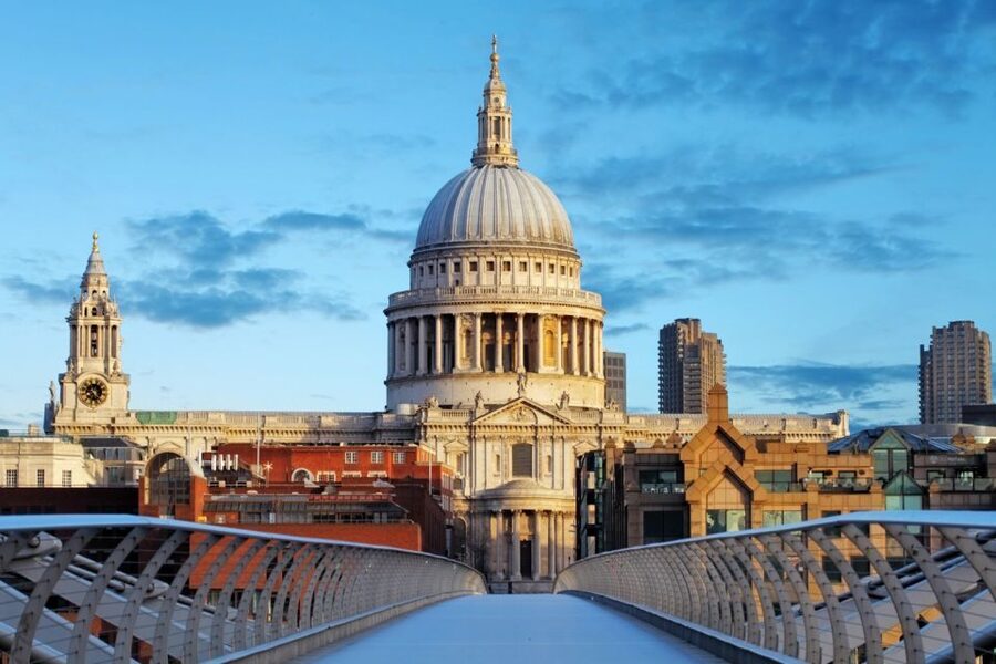 London Vintage Bus Tour and Cream Tea at Harrods - Why this London tour works well in one afternoon