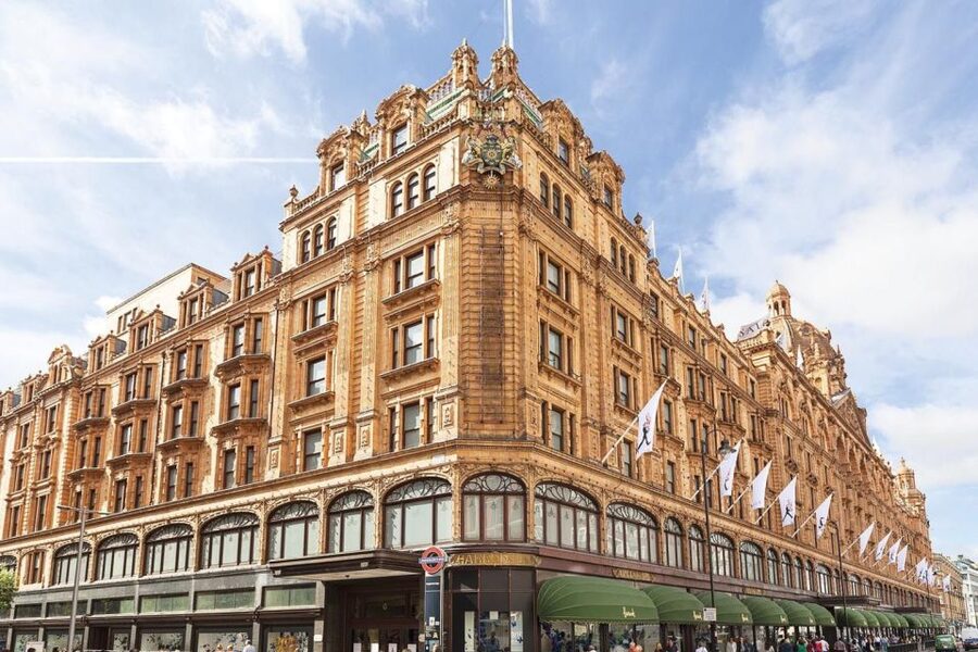 London Vintage Bus Tour and Cream Tea at Harrods - Riding through Westminster on a classic bus