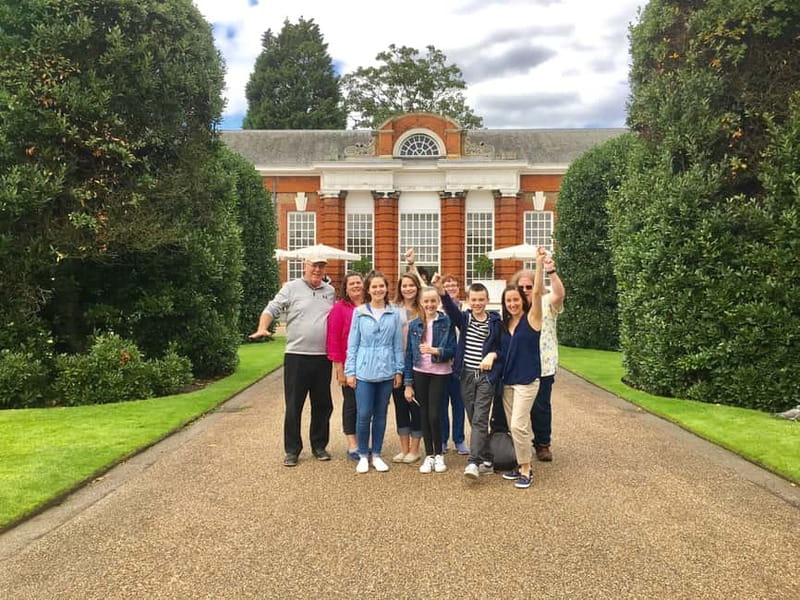 London: VIP Kensington Palace Gardens Tour & Royal High Tea - Kensington Palace from the outside