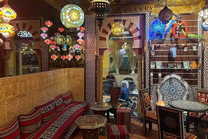 Málaga Tea Party with Tarot reading - Who will enjoy this Málaga experience most