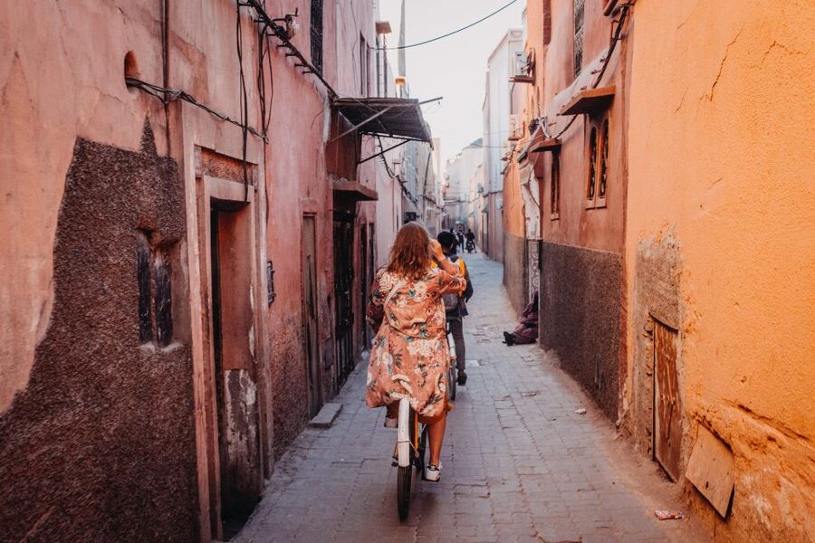 Marrakech: Cultural Bicycle Tour with Pastry and Tea - Place des Ferblantiers and the palace district