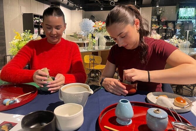 Matcha Making Experience in Shinjuku - What happens during the one-hour class