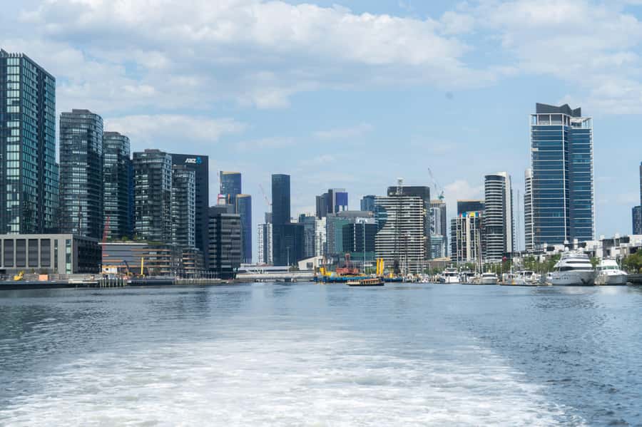 Melbourne City Cruise with Tea, Coffee, and Commentary - Who should choose each cruise?