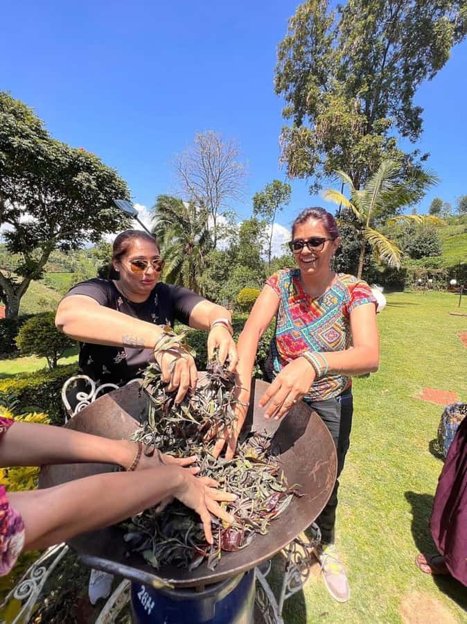 Nairobi: Purple Tea Farm Gatura Greens Day Trip - Roasting, rolling, and packaging your own blend