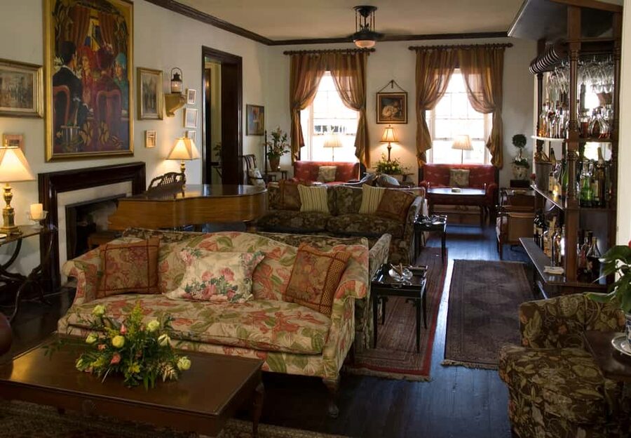 Nassau: Afternoon Tea at Graycliff Hotel and Restaurant - Choosing tea, coffee, or hot chocolate