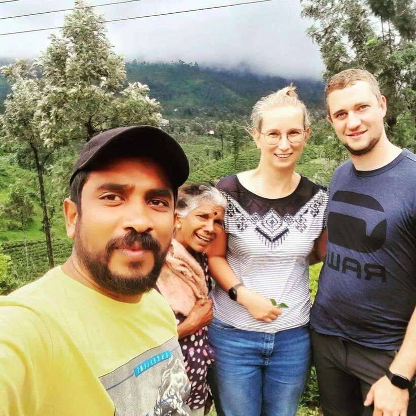 Nuwara Eliya: Tea Factory and Victoria Park Tour by Tuk Tuk - Queen Victoria Park and a walk through town