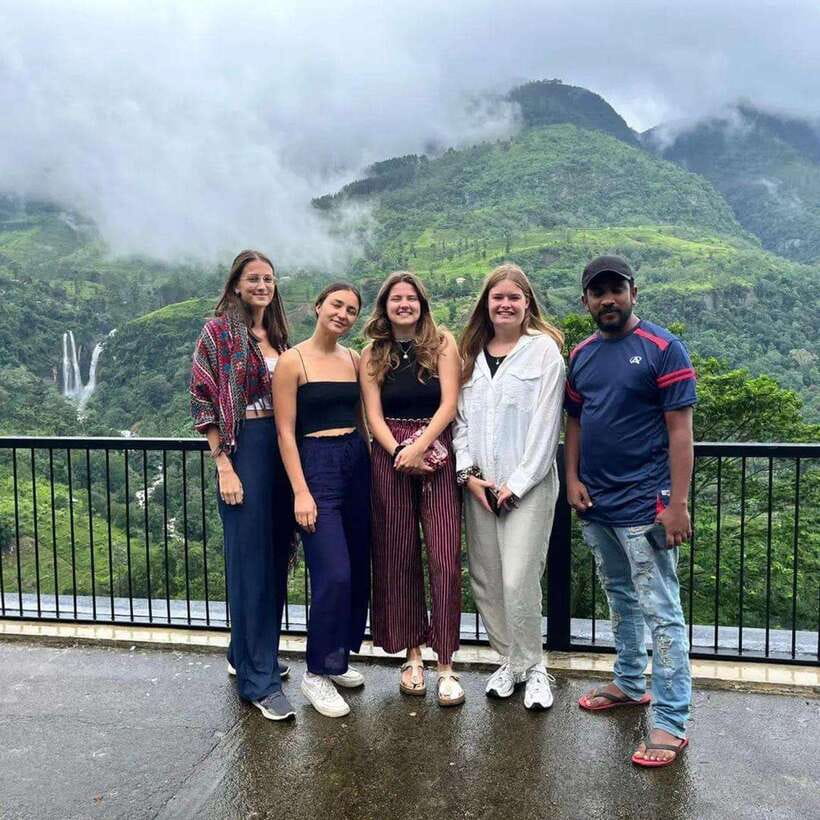 Nuwara Eliya: Tea Factory and Victoria Park Tour by Tuk Tuk - Ramboda View Point and the first mountain scenery
