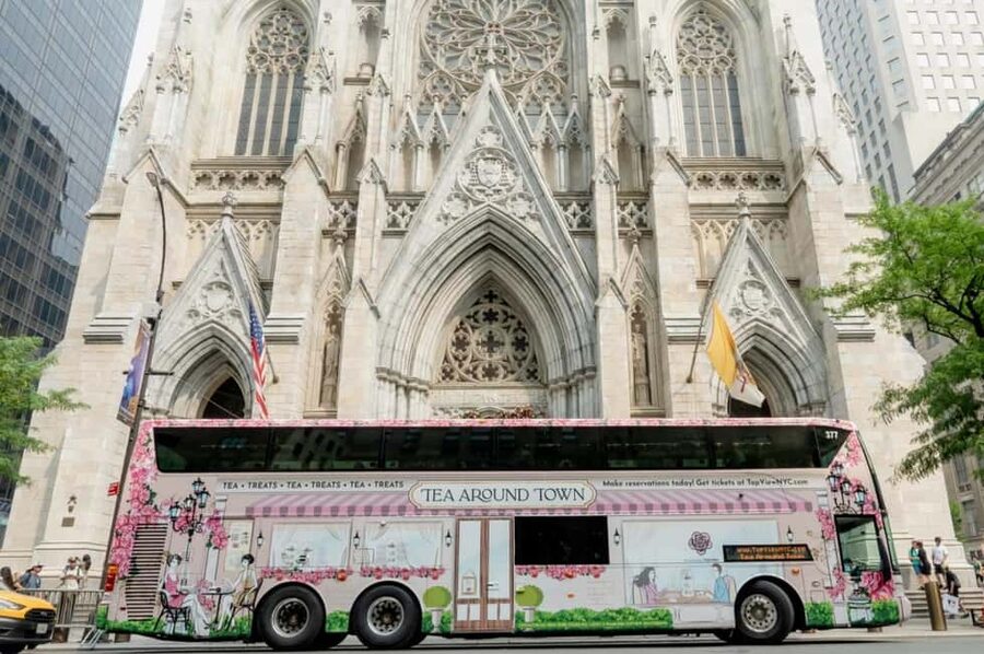 NYC: Tea Around Town Bus Tour with Live Entertainment - Who will enjoy this most