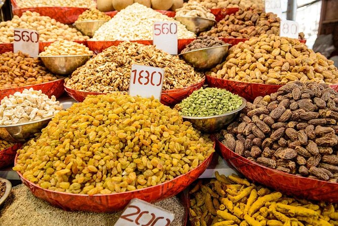 Old Delhi's heritage, Spice market, Masala Chai & food sampling - Key points at a glance