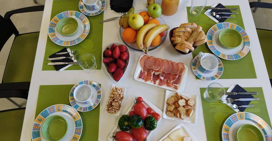 OleoAlmanzora: Guided tour + EVOO Breakfast/Afternoon tea - A healthy breakfast built around EVOO