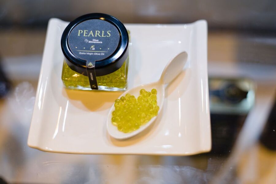 OleoAlmanzora: Guided tour + EVOO Breakfast/Afternoon tea - Comparing plain and flavored olive oils