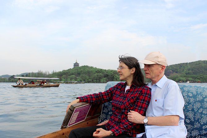 One-Day Hangzhou Dragon Well Tea Culture & West Lake Private Tour - Lingyin Temple and Flying Peak Buddhist art