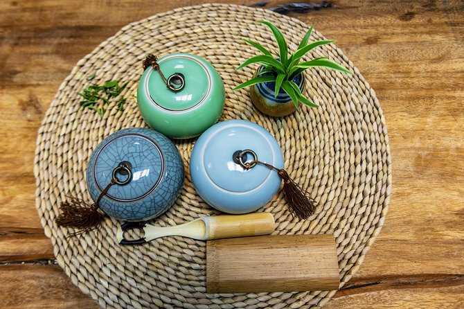 One-Day Hangzhou Dragon Well Tea Culture & West Lake Private Tour - West Lake by boat and on foot
