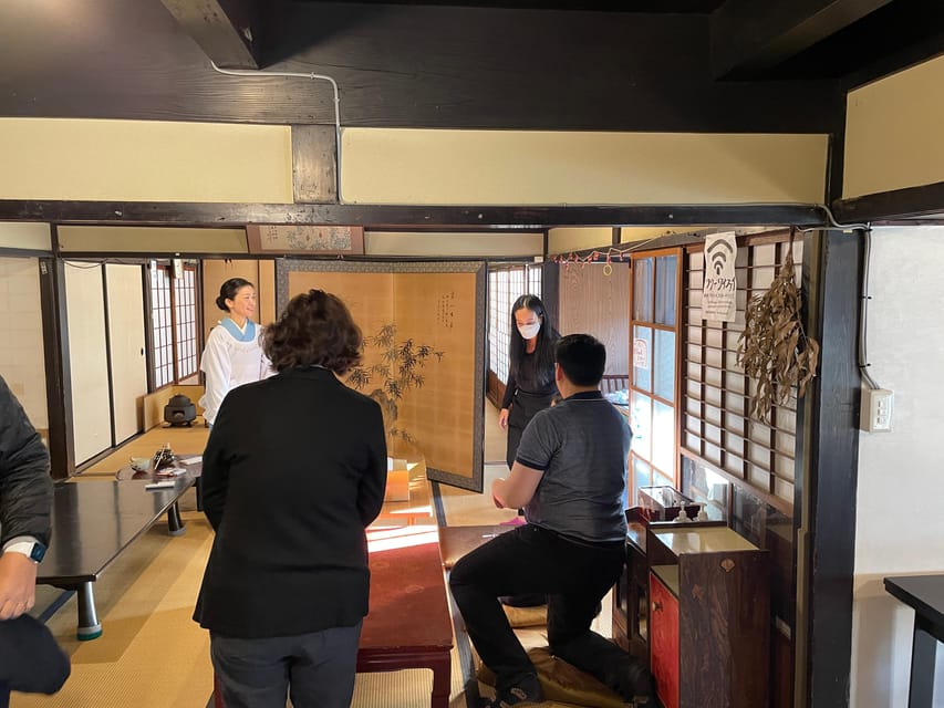 Osaka : Exclusive Tea Ceremony & Wagashi Cooking - The family setting and small museum collection