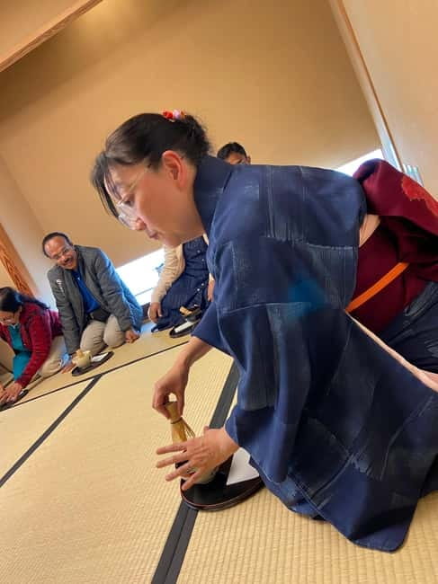 Osaka; Japanese Tea ceremony experience, Macha and Sencha - Making your own matcha