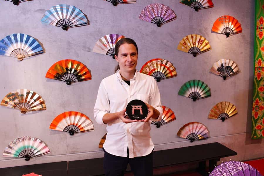 Osaka: Maki-e lacquer Painting and Matcha Experience - The maki-e painting session