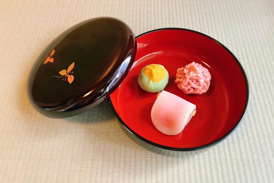 Osaka: Private Tea Ceremony and Calligraphy Experience - Learning the brush strokes step by step