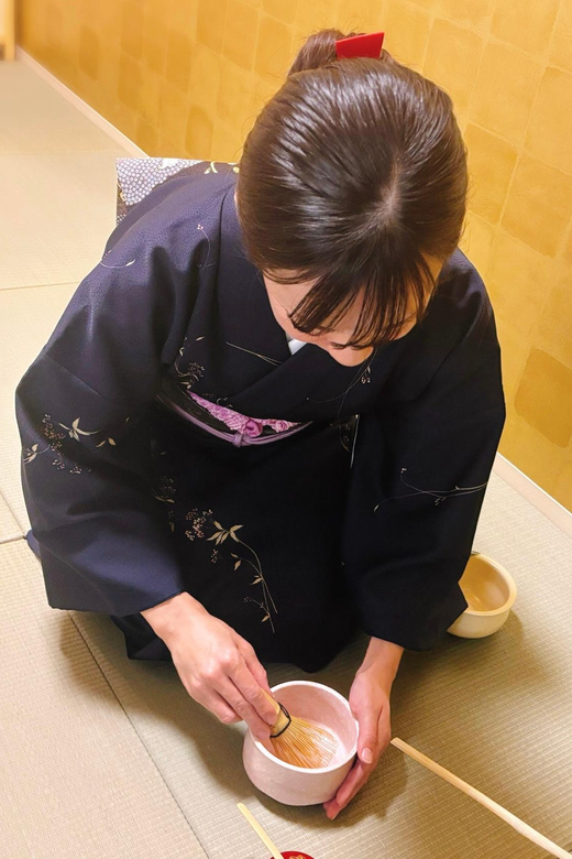 Osaka: Private Tea Ceremony Experience - Choosing a bowl and making your own matcha