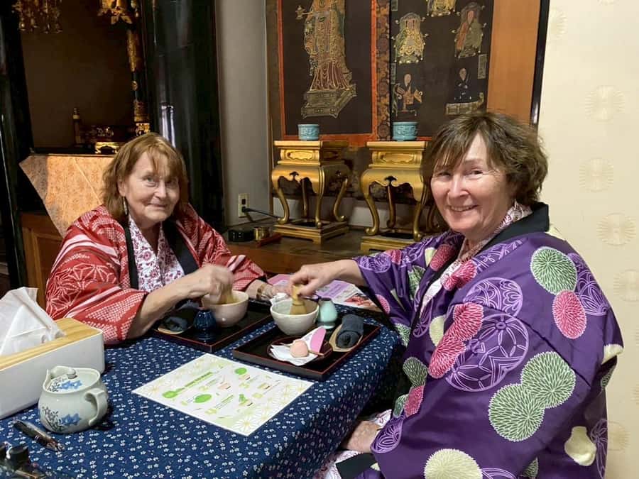 Osaka Temple Cool Foot Bath & Matcha Experience〈45min〉 - Who will enjoy this most