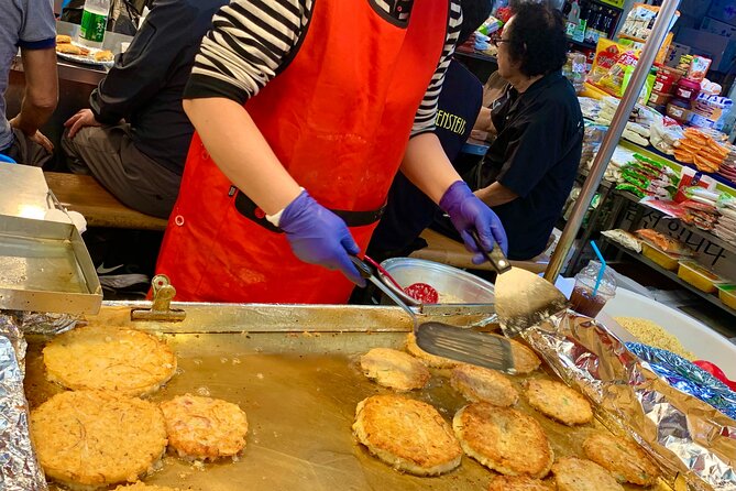 Private Full-Day Guided Tour in Seoul with Lunch, Tea and Dinner - Insadong, tea, and a pause in the day