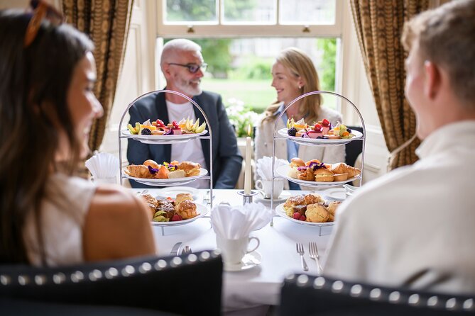 Private Jaunting Tour and Afternoon Tea in Killarney - The horse and driver add the personality