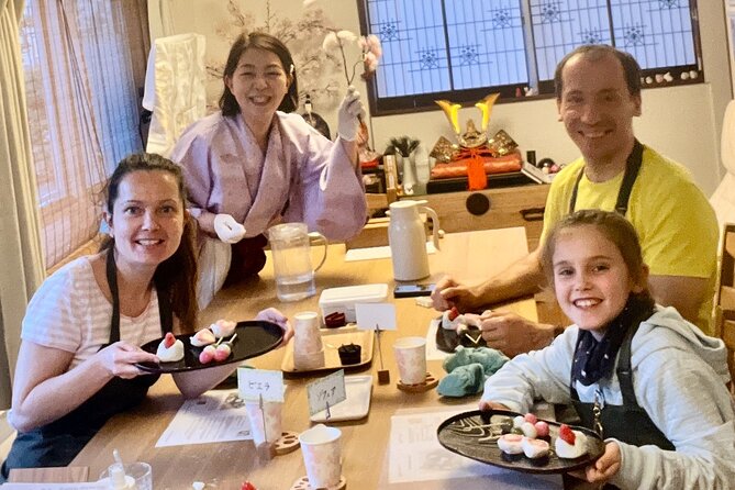 Private Mochi・Matcha sweets Making Class Near Shibuya Area - Making Japanese sweets in a Sangenjaya home