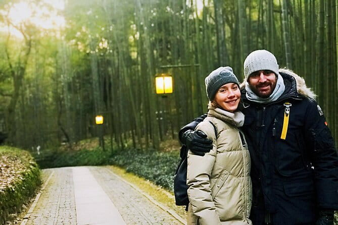 Private Tour Hangzhou West Lake and Tea Fields Discovery - Su Causeway begins the morning at West Lake