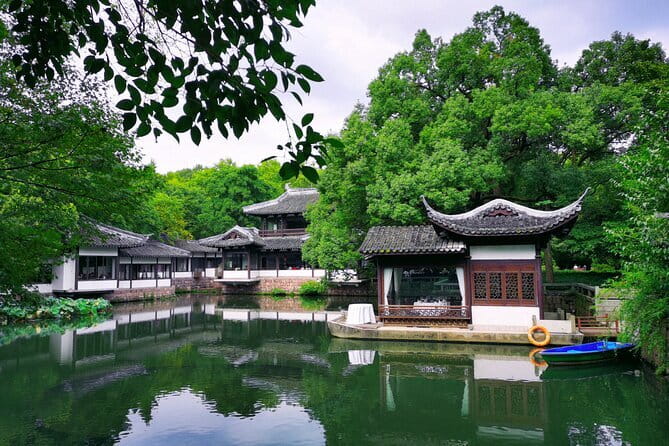 Private Tour Hangzhou West Lake and Tea Fields Discovery - Who should book this experience