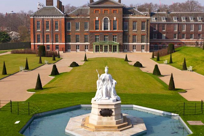 Private Tour: Royal High Tea At Kensington Palace Gardens - Kensington Palace and the choice of palace entry