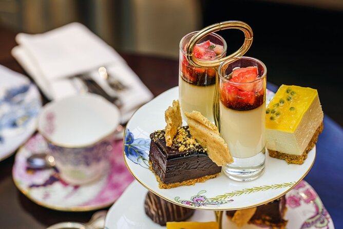 Royal Afternoon Tea & Walk at Kensington Palace - Prince Albert’s gardens and the approach to the palace