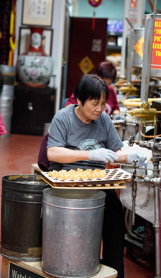 San Francisco: Chinatown Dim Sum and Tea Tour - Bubble tea and Chinatown’s narrow lanes