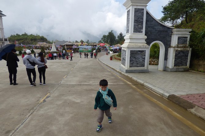 Sapa - Lao Chai -Ta Van full day trekking - Three villages, one long day around Muong Hoa