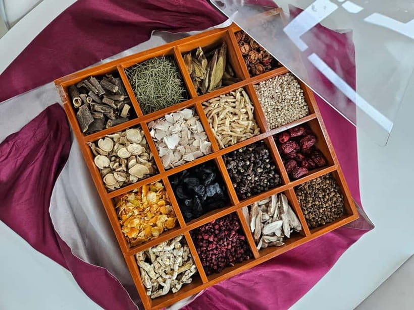 Seoul: Herbal Tea Class & Korean Medicine Tour - Starting with herbs at Sungil Choi’s workshop