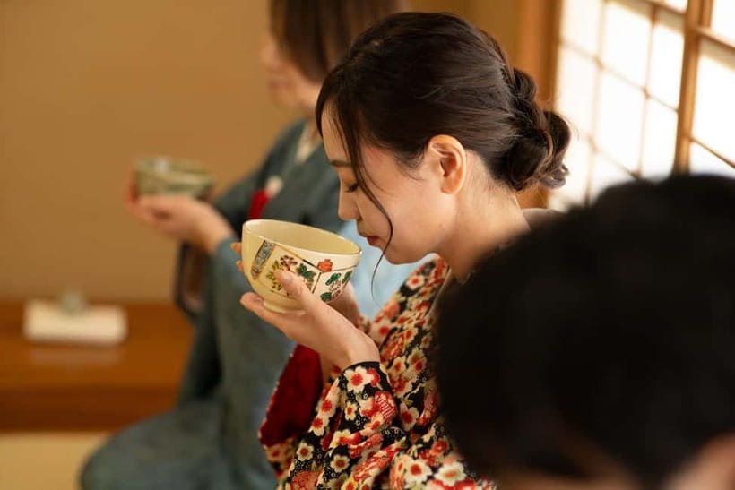 Sheraton Miyako Hotel Osaka: Tea Ceremony with Kimono Rental - Watching the tea master prepare matcha