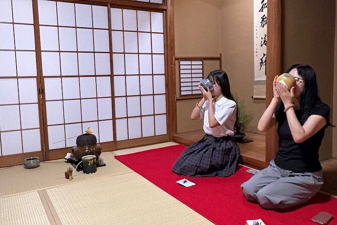 Shibuya Authentic Tea Ceremony with experienced instructor - Why the Small Group Size Helps