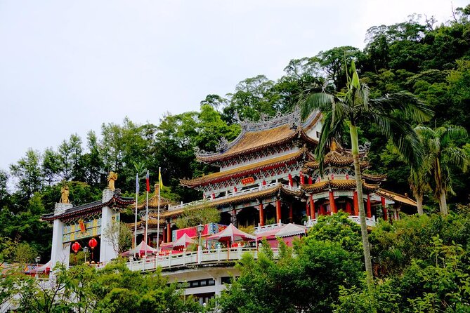 Sip & Savor: Maokong Tea & Shenkeng Stinky Tofu Private Day Tour - Riding above Taipei on the Maokong Gondola