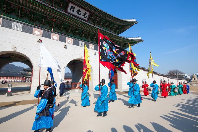Small Group Seoul Highlight Tour opt. Hanbok & Tea Ceremony - Hanbok turns the palace into an occasion