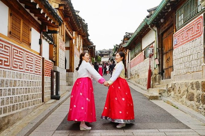 Small Group Seoul Highlight Tour opt. Hanbok & Tea Ceremony - Namsan Cable Car delivers the big view
