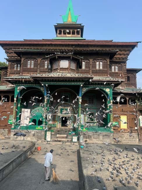 Srinagar Old City Heritage Walking Tour with Kahwa Tea - Key points to know before you book