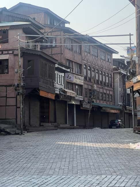 Srinagar Old City Heritage Walking Tour with Kahwa Tea - What the three-hour schedule feels like