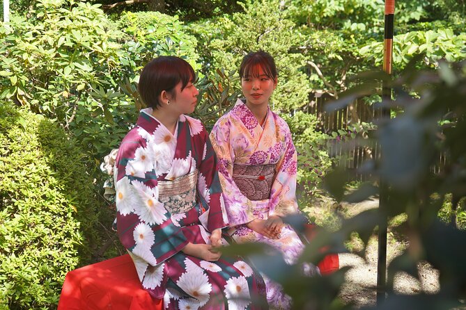 Supreme Sencha: Tea Ceremony & Making Experience in Hakone - Watching the tea master before touching the utensils