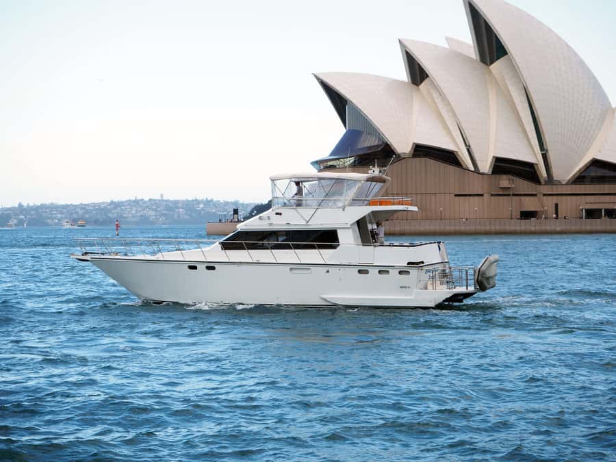 Sydney Harbour: 2-Hour Morning Yacht Cruise with Morning Tea - Under the Harbour Bridge and past the Opera House
