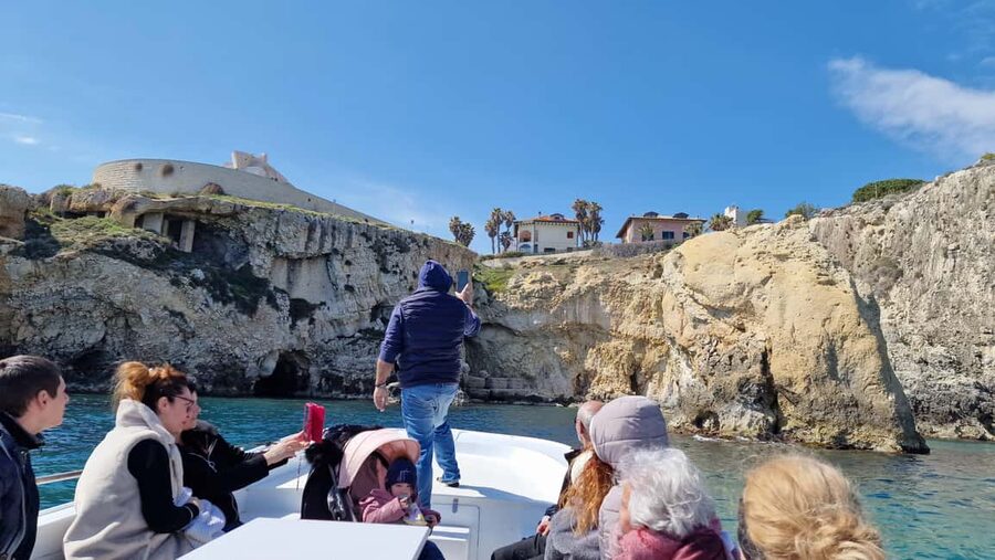 Syracuse:Ortigia, Sea Caves Winter Boat Tour + Tea & Blanket - Riva Forte Gallo: a simple start by the water