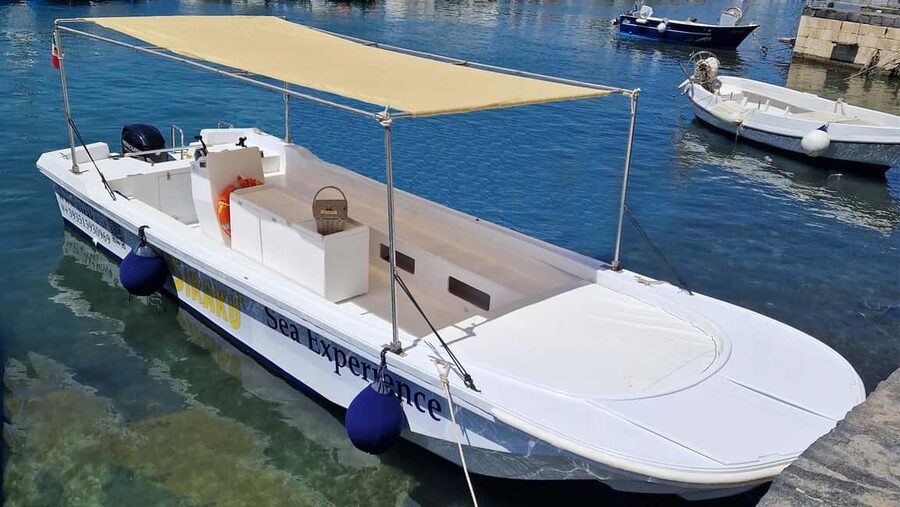 Syracuse:Ortigia, Sea Caves Winter Boat Tour + Tea & Blanket - Castello Maniace and Ortigia’s stone edge