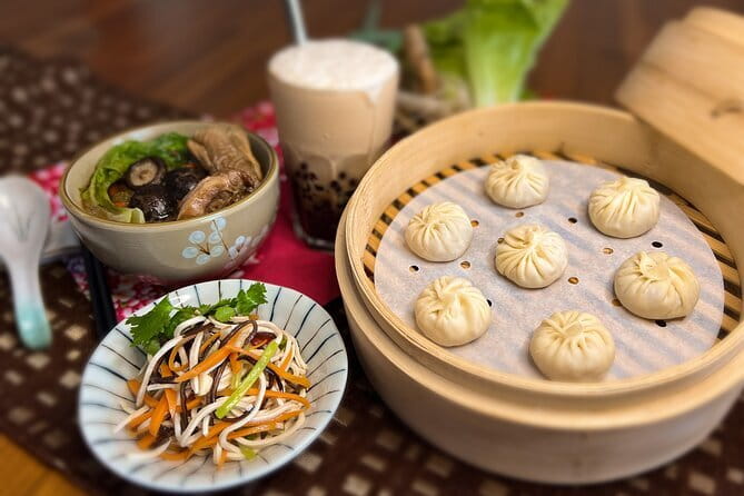 Taipei Fresh Market Tour and Colorful Bubble Tea Making - Why the small group changes the experience